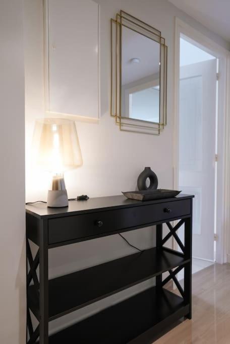 Diamant Bleu Et Piscine Appartement