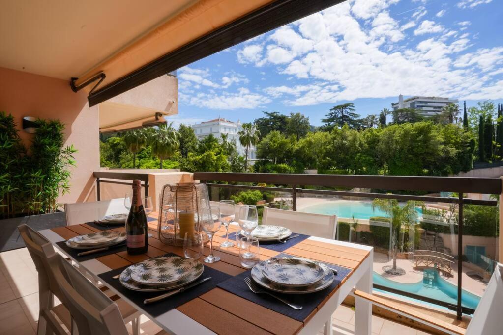 Diamant Bleu Et Piscine * Cannes