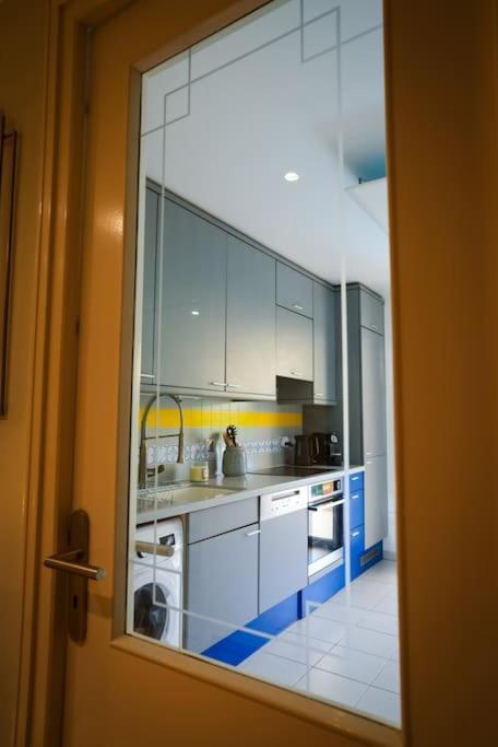 Diamant Bleu Et Piscine Appartement